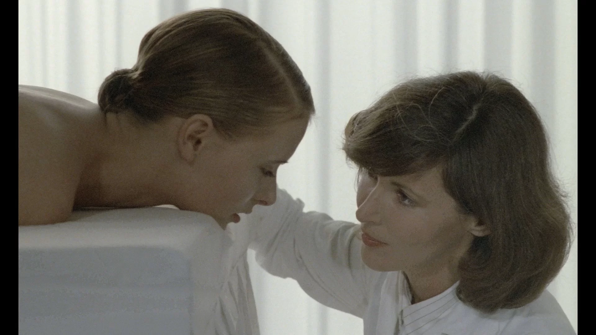 02 - Emmanuelle 4 1984 1080p BluRay REMUX AVC FLAC2.0-TRiToN - PD.mkv_snapshot_00.15.11.828.webp