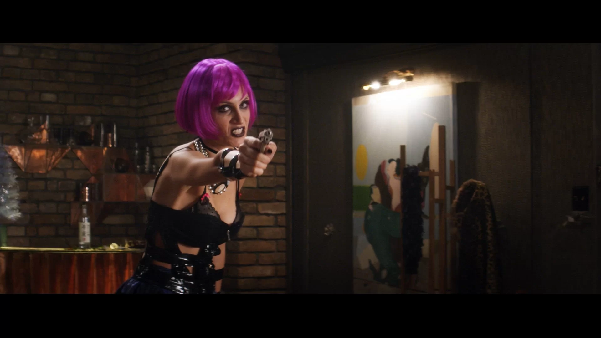 02 - Everly 2014 Remux Bluray 1080p AVC DTS-HD MA 5.1 - EFPG.mkv_snapshot_00.18.13.050.webp