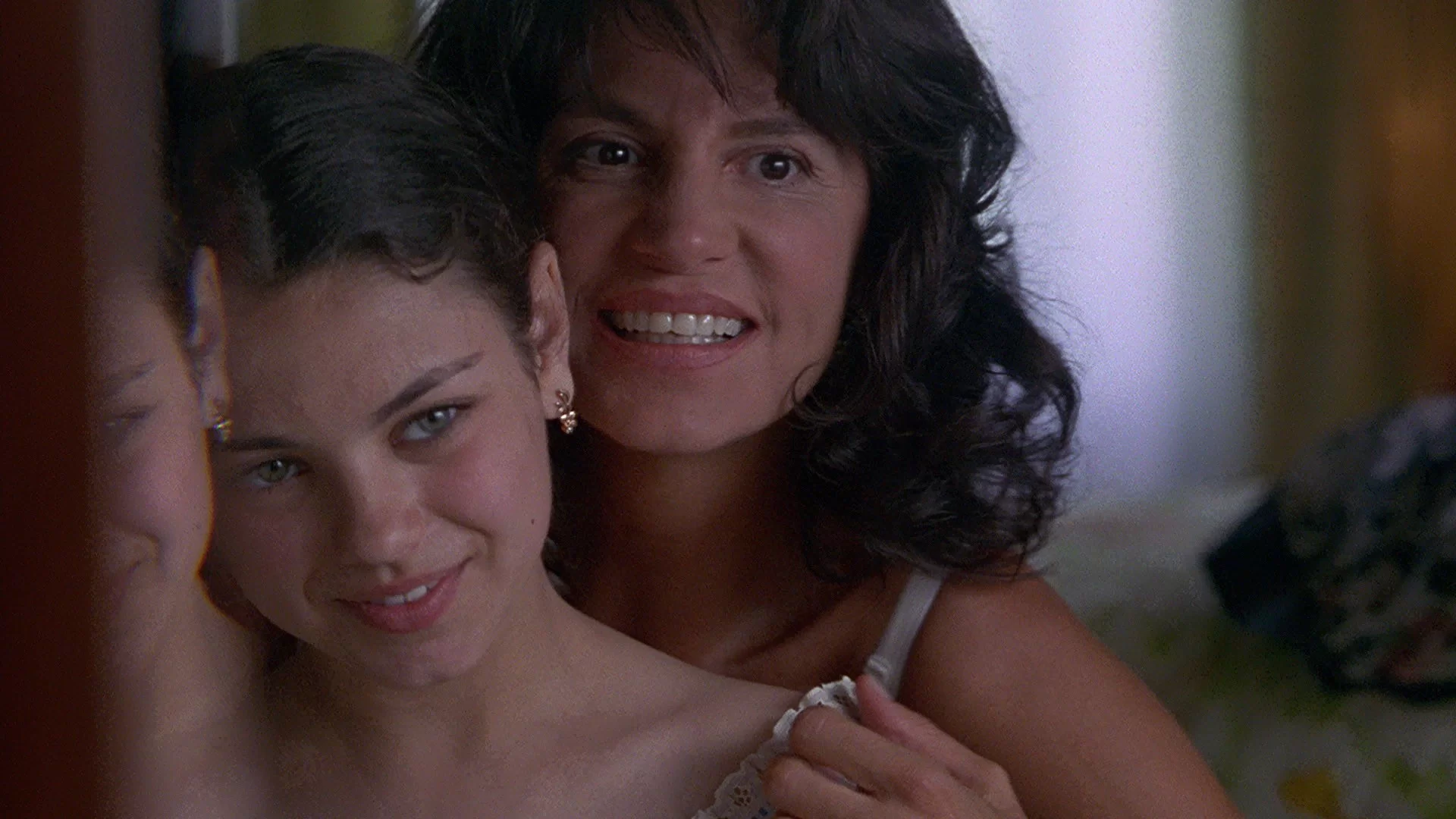 02 - Gia 1998 UNCUT 1080p BluRay REMUX AVC DTS-HDMA 51-NTL.mkv_snapshot_00.03.46.101.webp