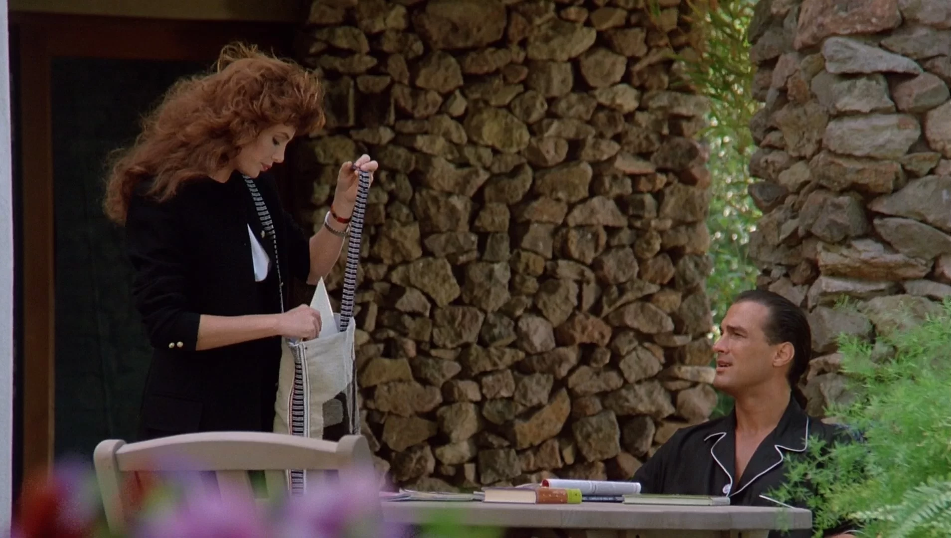 02 - Hard.to.Kill.1990.1080p.BluRay.DDP5.1.x264-PTer.mkv_snapshot_00.43.59.308.webp