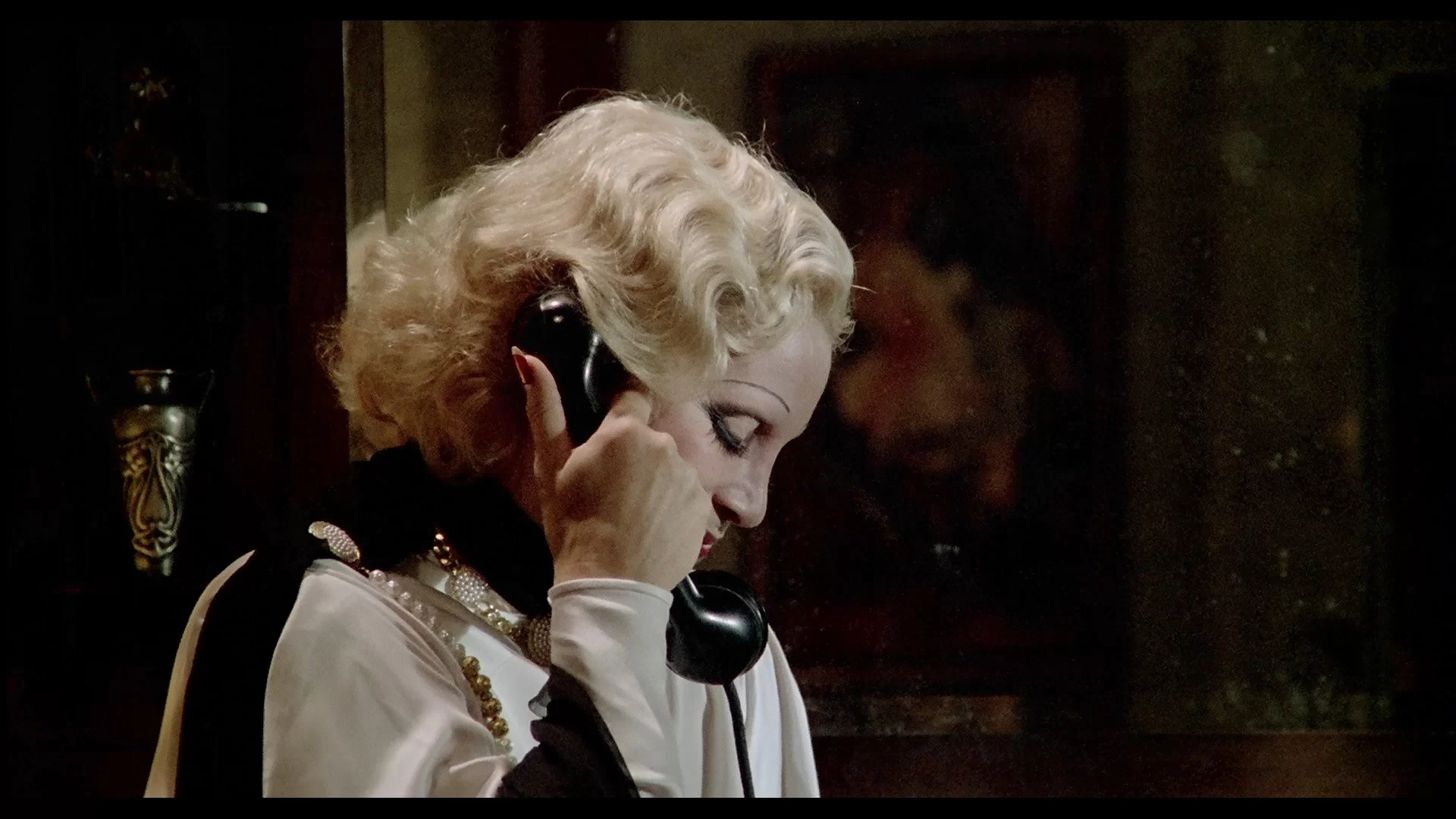 02 - PDV - Salon Kitty 1976 1080p BluRay REMUX AVC DTS-HDMA 5.1-NhaTho.mkv_snapshot_00.34.57....webp