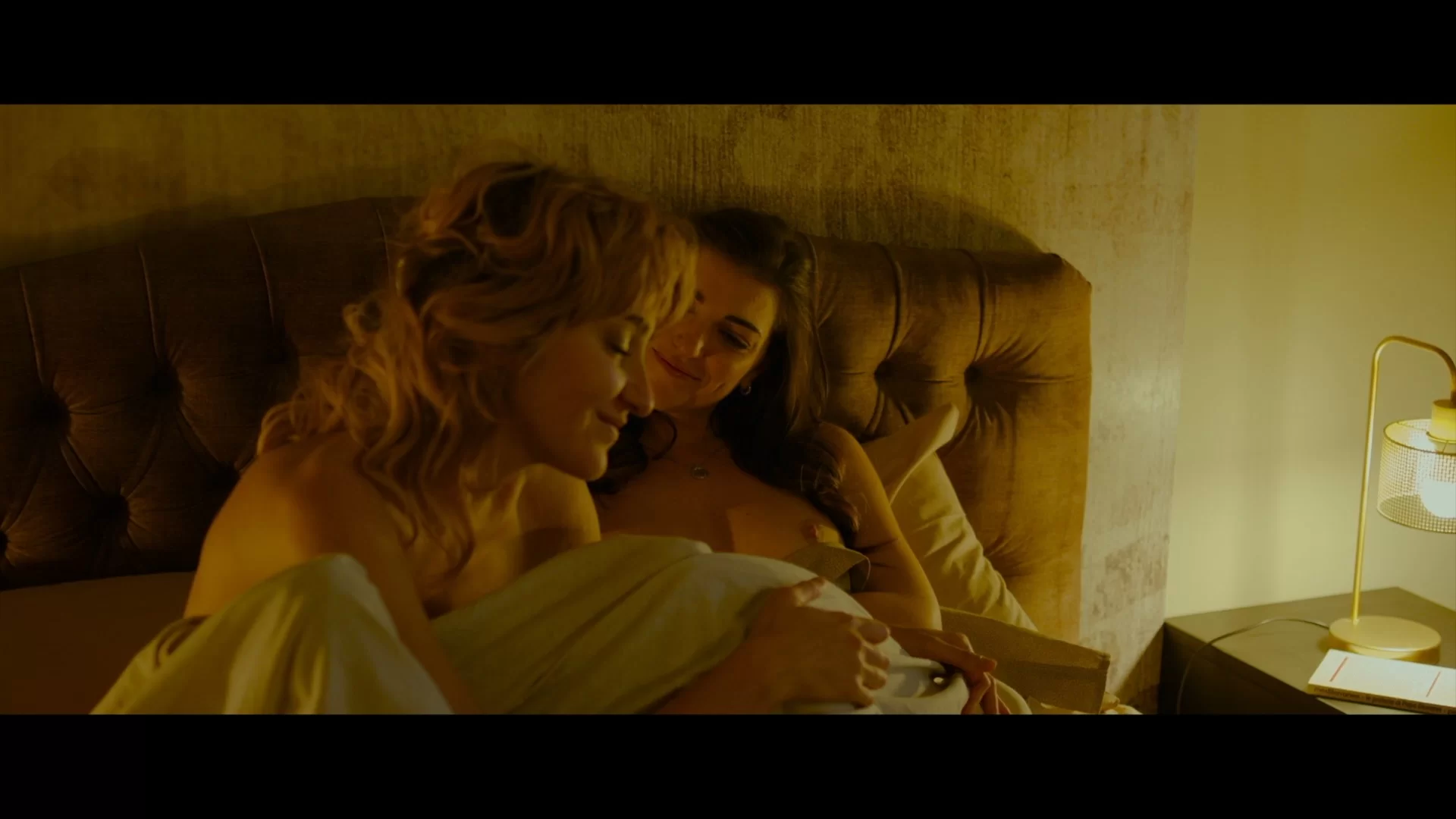 03 - Emanuelle Do Ut Des 2022 Remux 1080p  Bluray AVC DTS-HD MA 5.1.mkv_snapshot_00.57.40.667.webp