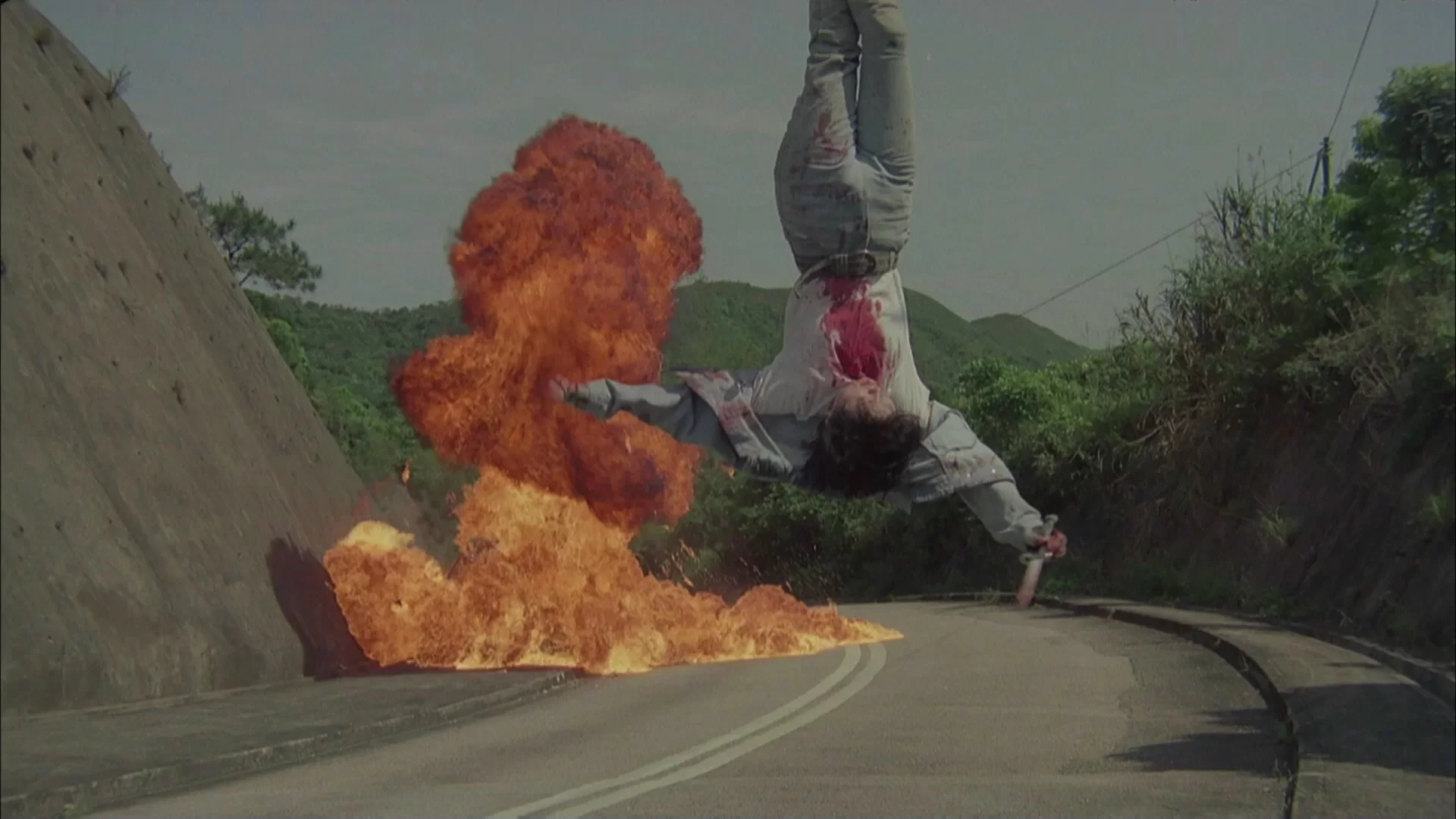 04 - Angel Terminators 1 1991 1080p Remux AVC DTS-HD MA 20.mkv_snapshot_01.27.08.200.webp