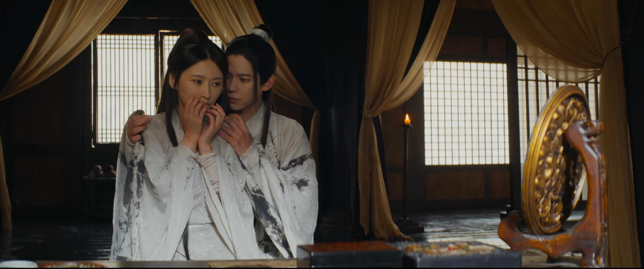 04 - Painted Skin 2022 WEB-DL2160P H265 DDP20-LegCat.mkv_snapshot_01.04.16.625.webp