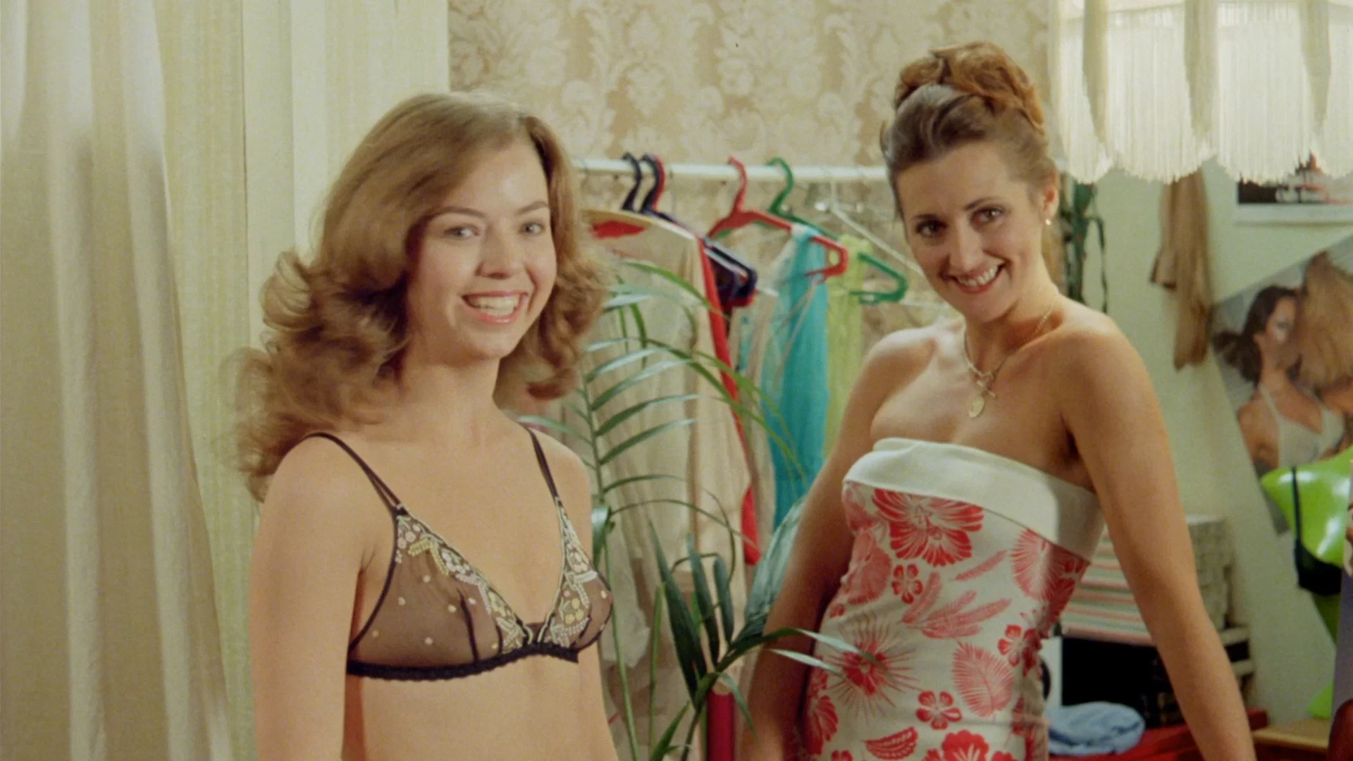 04 - PDV - Felicity 1978 Remux 1080p Bluray AVC DTS-HD MA 2.0 - HanhPhuc.mkv_snapshot_00.22.5...webp