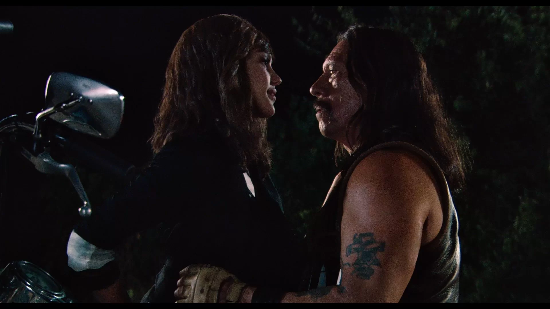 04 - PDV - Machete 2010 1080p BluRay REMUX.AVC DTS-HD MA5.1-TapDoanSatThu.mkv_snapshot_01.40....webp