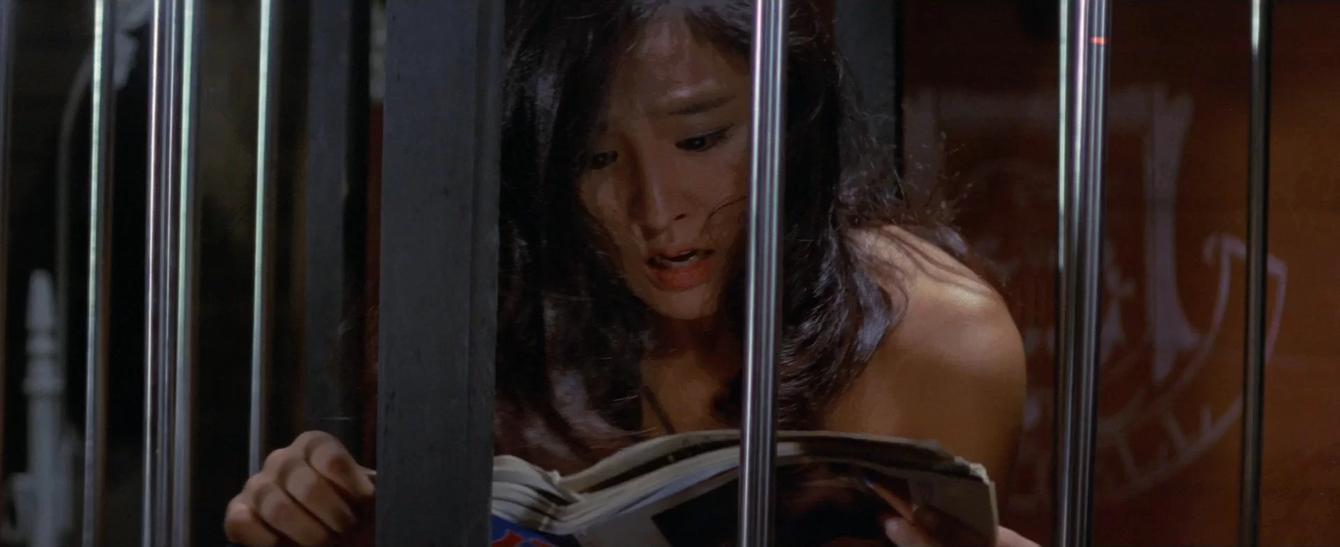 04 - Star of David Beautiful Girl Hunter 1979 BluRay 1080p-ATHEiST.mkv_snapshot_00.59.42.329.webp